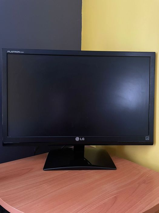 Монітор із системним блоком