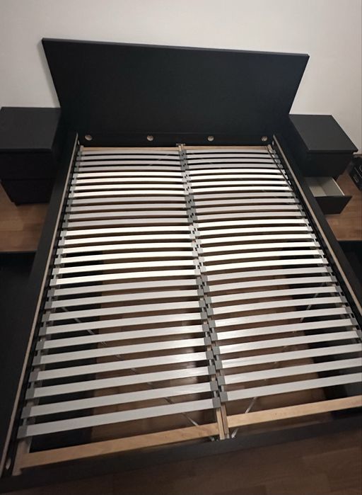 Cama Casal Grande Malm com 2 gavetões