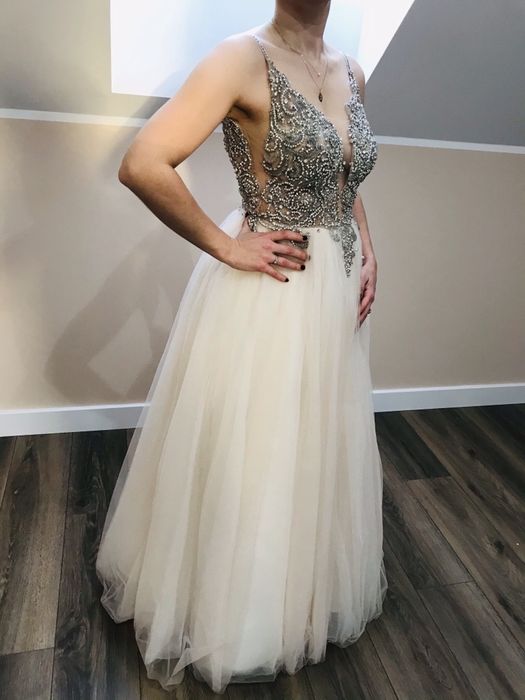 Suknia ślubna, gorset wysadzany kryształkami Svarowskiego