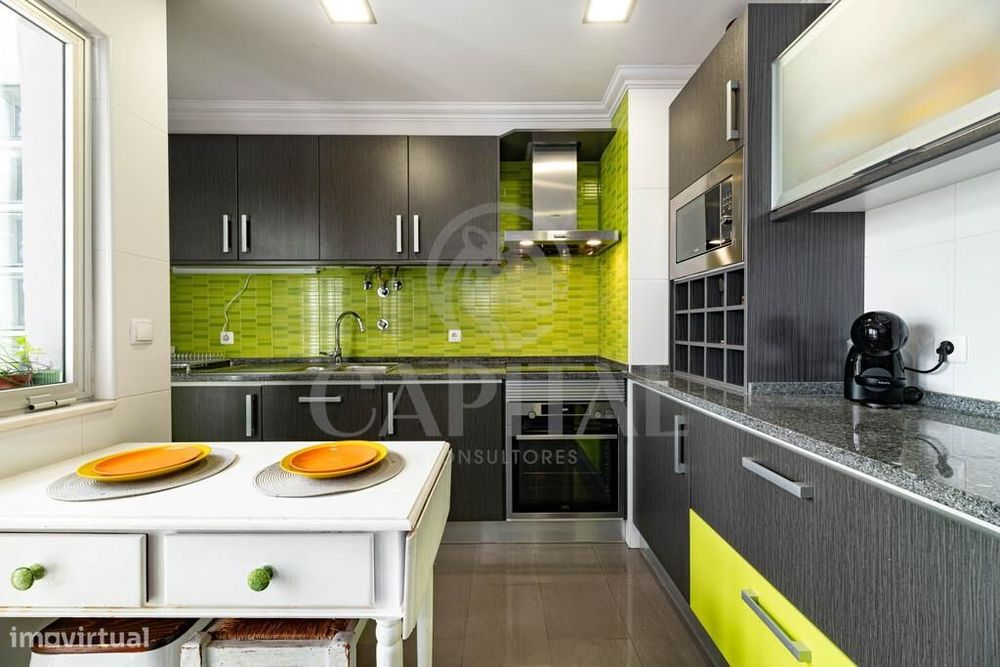 Apt.T3 (remodelado) último piso em oportunidade!