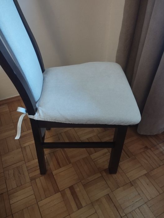 Pokrowce na krzesła kremowe, beżowe