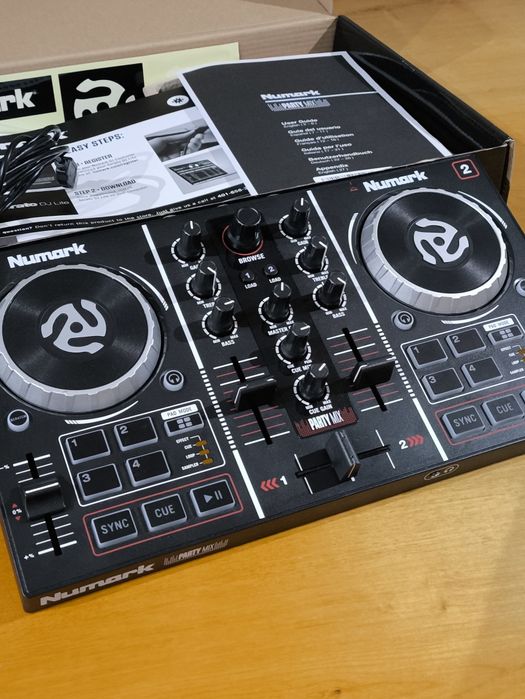 Numark Party Mix – Kompletny Kontroler DJ z LED