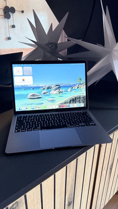MacbBook Air A2337 M1 8 GB  256 GB super stan bateria 88%