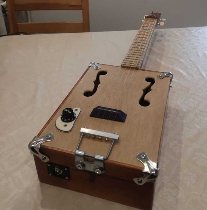 Restauro e Customização de Instrumentos Musicais