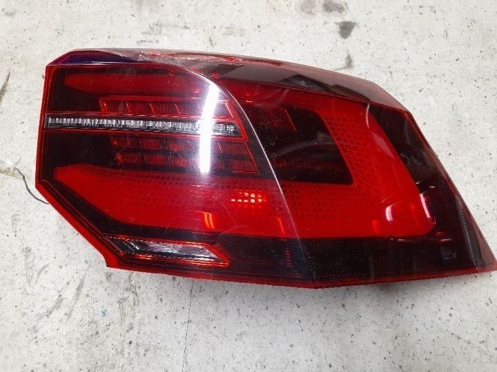 VW GOLF 8 VIII IQ LIGHT LED LAMPA TYŁ PRAWA TYLNA 5H0945208A