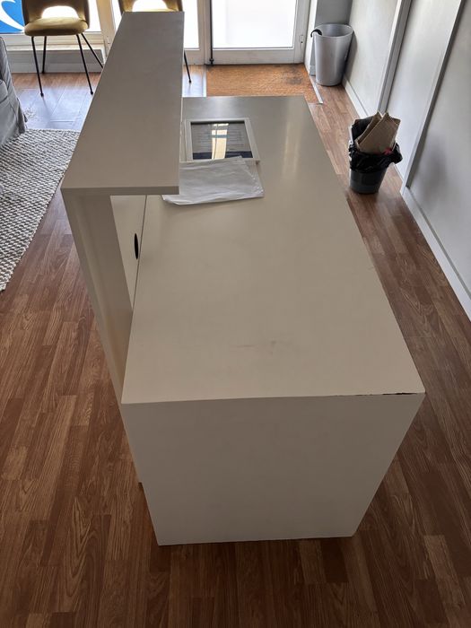 Móvel de Receçao Branco - design moderno