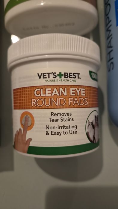 Lote de produtos de higiene e limpeza para cão.