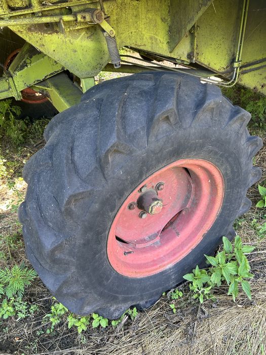 Claas Dominator 106
