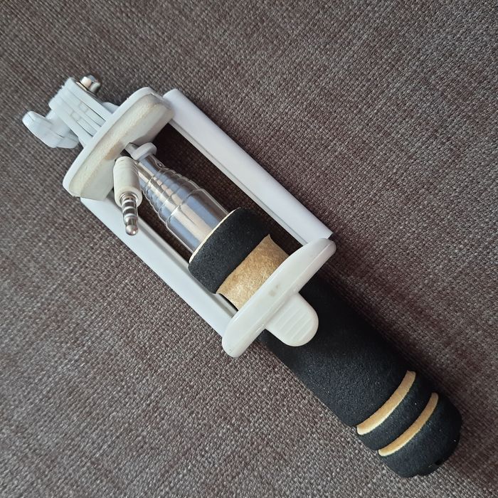 продам селфи палку для телефона