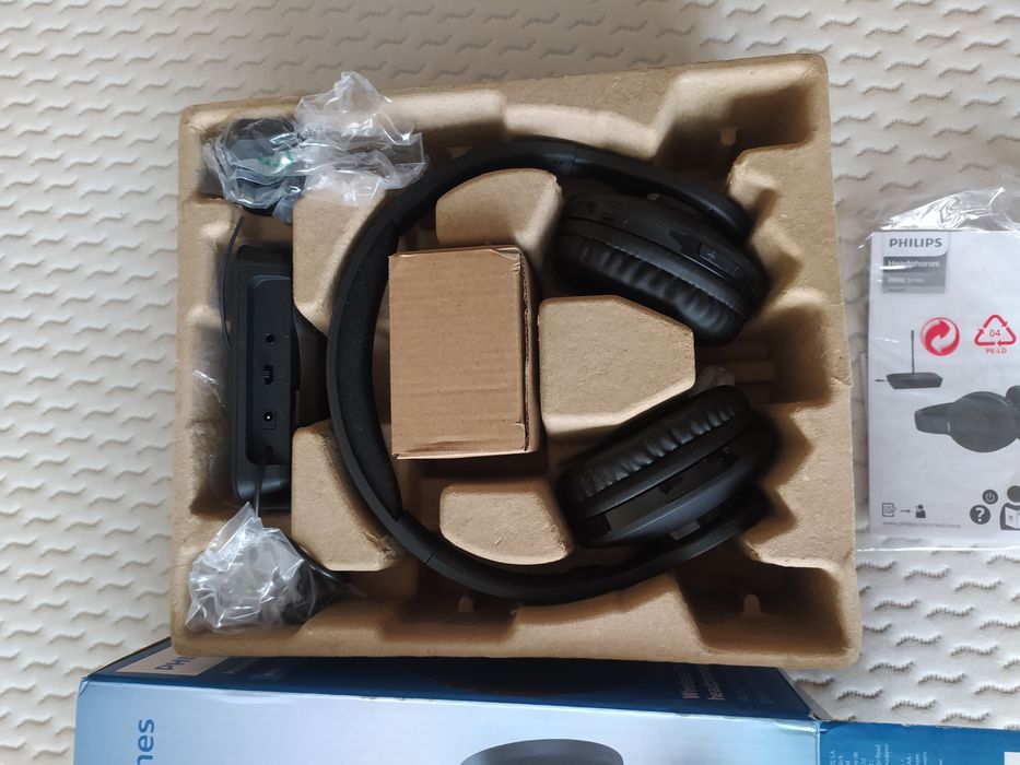 Słuchawki bezprzewodowe nauszne radiowe Philips TH  TAH 6005BK/10