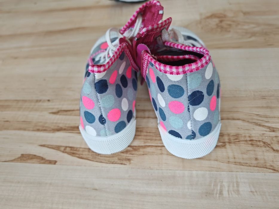 Kapcie/trampki dziewczęce 18 cm wkładki i 30 romiarze