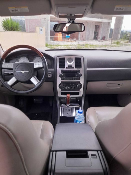 Exclusivo Chrysler 300c 2.7 V6