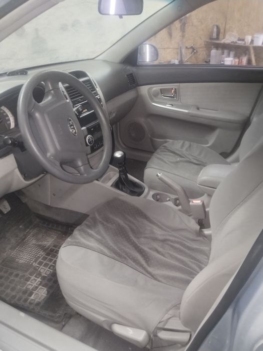 Кіа  Cerato 1.6 бензин