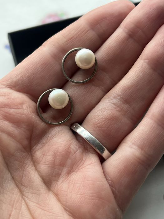 Срібні сережки з перлинами