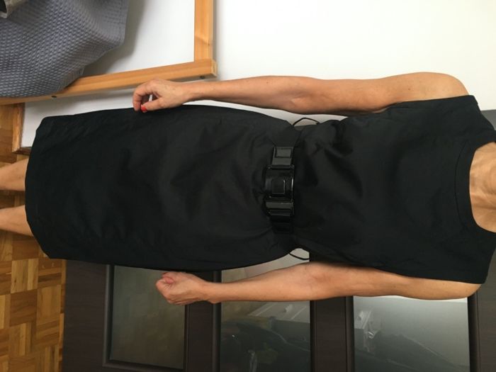 Czarna sukienka "mała czarna" marki Top Secret