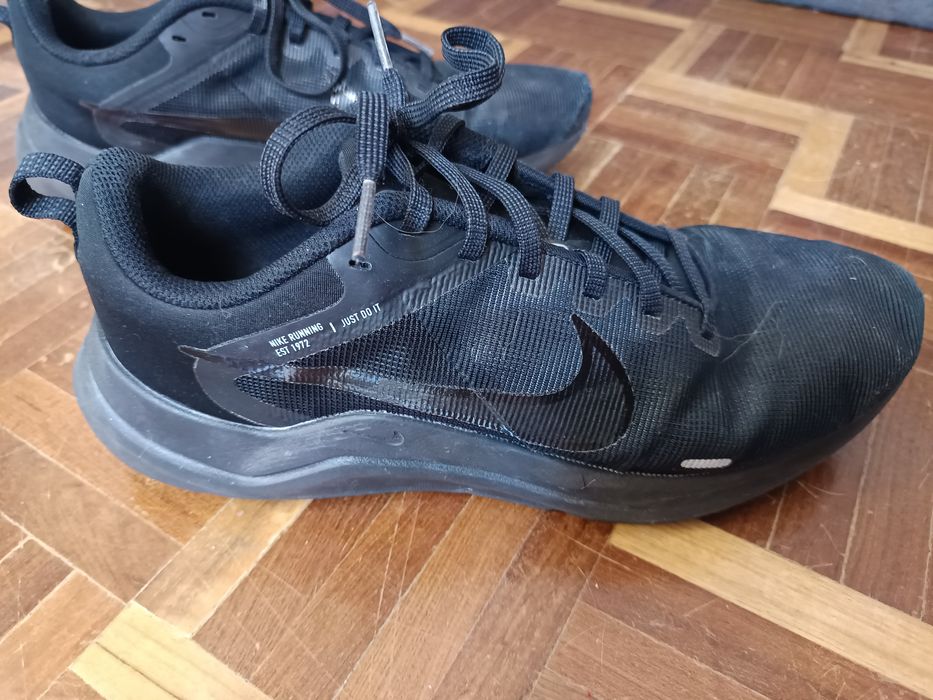 Tenis de desporto nike.