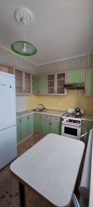 Здам квартиру на Харківській є все необхідне меблі та техніка