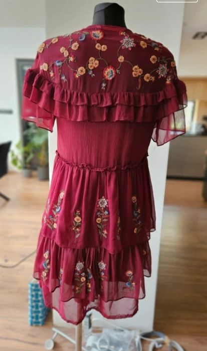 Bordowa sukienka boho Zara haftowana
