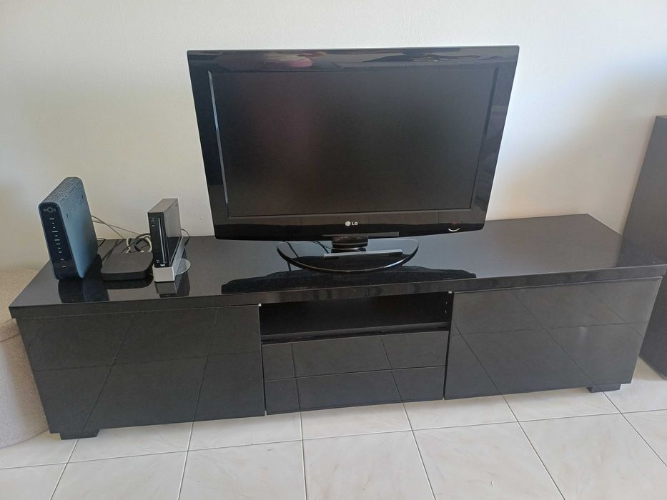 Móvel tv preto ikea