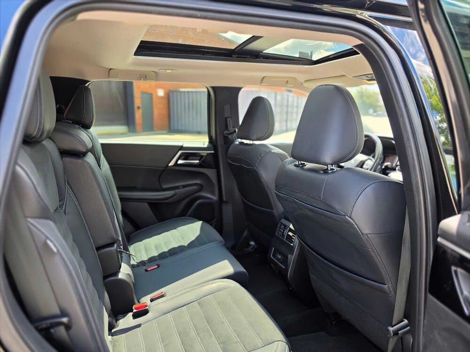 Mitsubishi Outlander SEL      2022