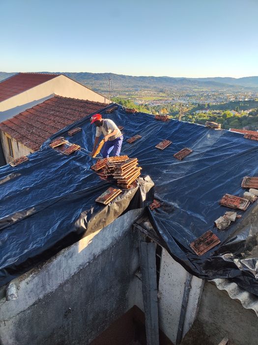 Telhados em Madeira e Metálicos – Construção e Reparação