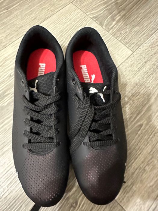 Продам кросівки puma Ferrari