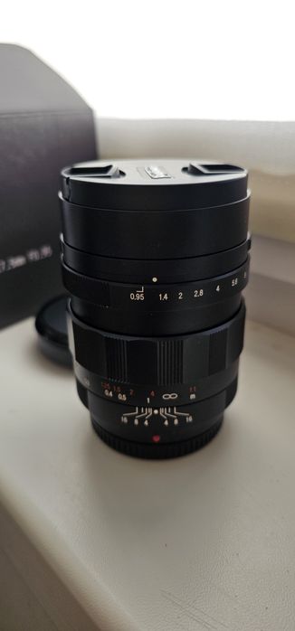 Об'єктив Voightlander 17,5mm f0.95