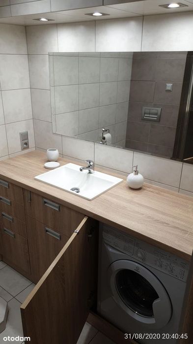 Jasne i ciche mieszkanie w samym centrum Łodzi. 3 pokoje, winda, 62 m². - Widok 4