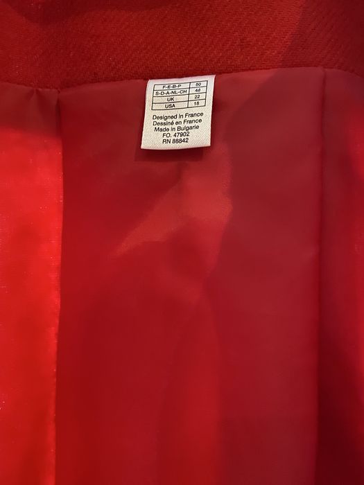Casaco curto vermelho