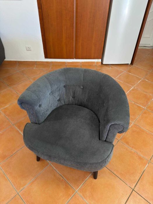 Cadeirão de Design "Tub Chair" – Cinzento (Estilo Clássico/Moderno)