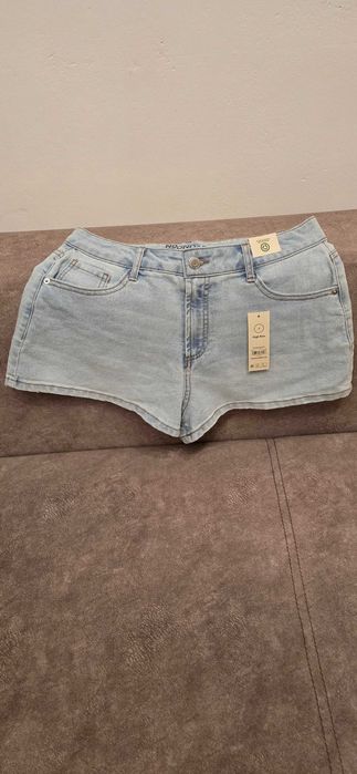 Damskie szorty No Boundaries, M.