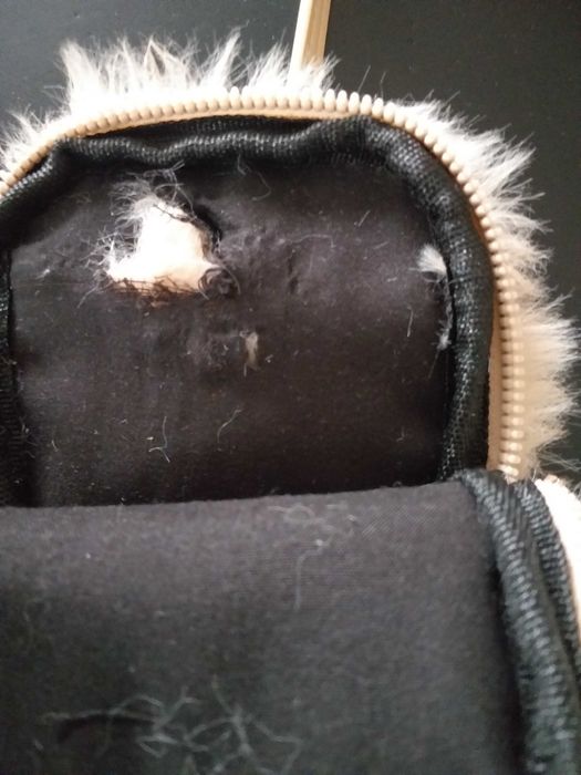 Carteira / mala / bolsa tiracolo em pêlo comprido beje alça comprida