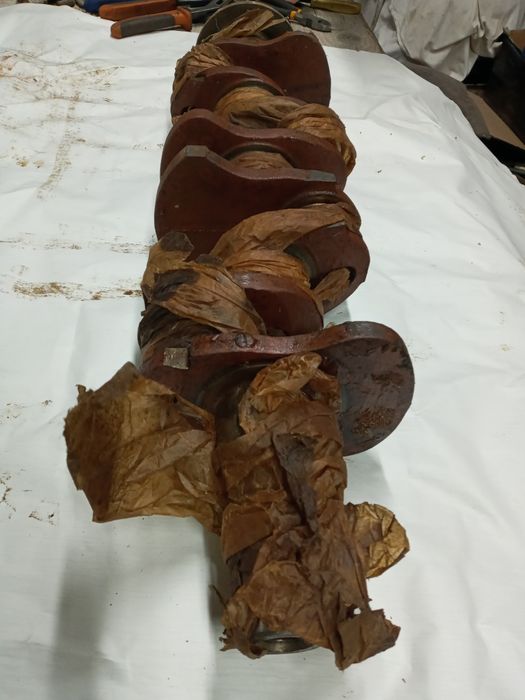 Колінвал Газ -24