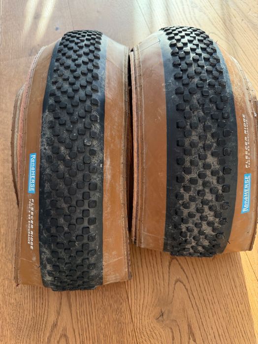 Opony Rene Herse Fleecer Ridge 700x55c Endurance