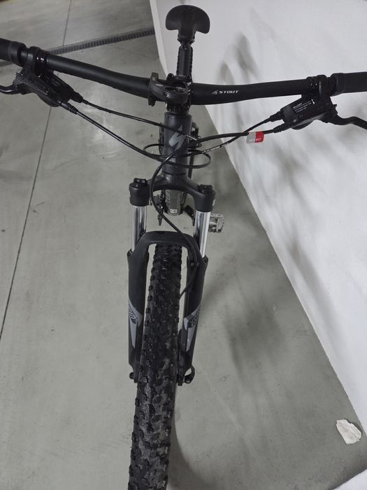 Bicicleta  BTT Specialized Rockhopper Sport roda tamanho 29 como nova