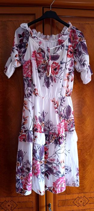 Śliczna sukienka kwiaty hiszpanka SM
