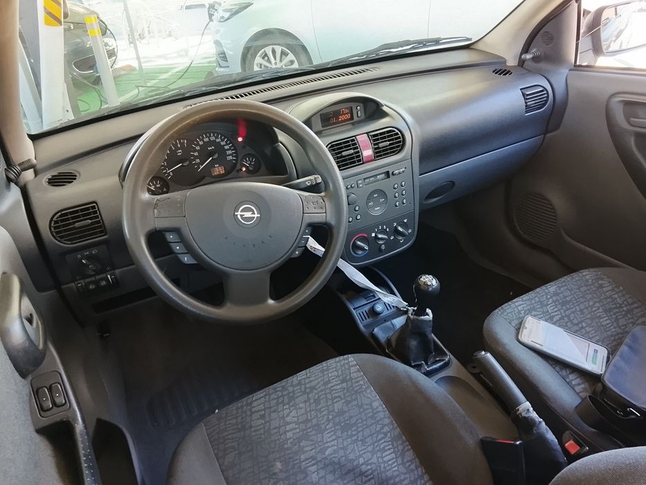 Opel Corsa 1.2 Confort ano 2001 impecável de mecânica