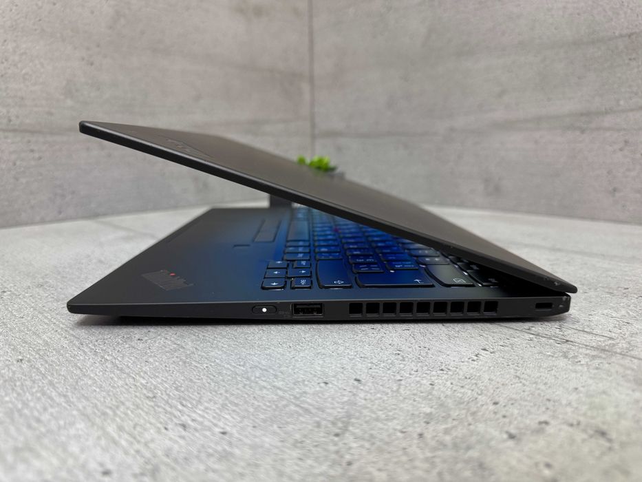 Стильний ноутбук Lenovo X1 Carbon 7th/i7-8665u/16gb ddr3/512gb ssd/14"