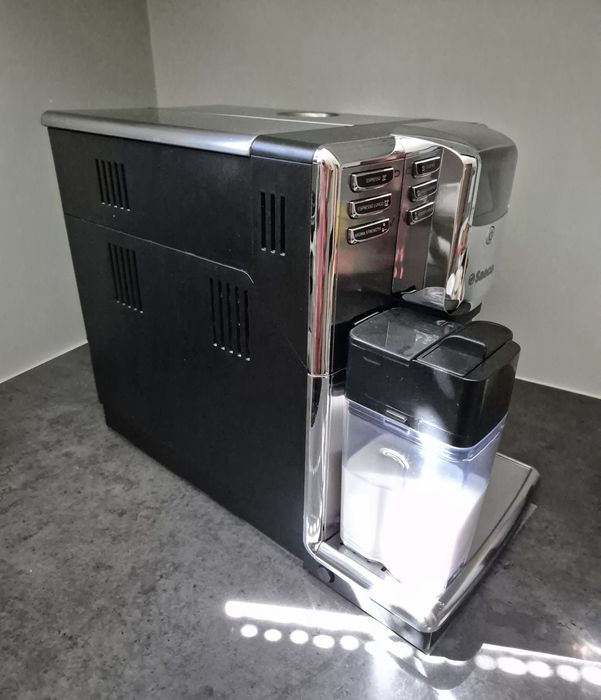 Ekspres do kawy Saeco HD8917/09, automat, cappuccino, latte