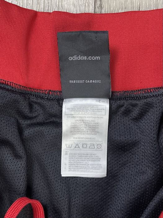 Adidas шорты XL размер баскетбольные черные с принтом