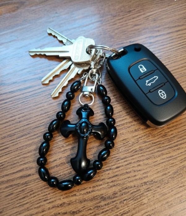 Brelok z krzyzykiem - handmade