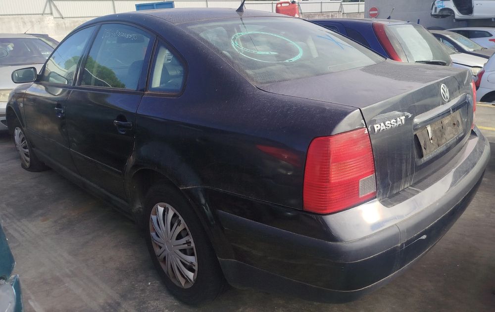 Para peças VOLKSWAGEN Passat (3B2)