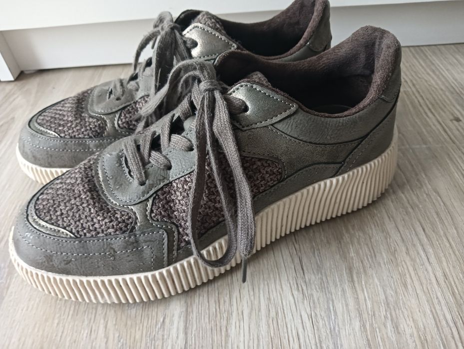 Damskie sneakersy marki Wittchen 39
