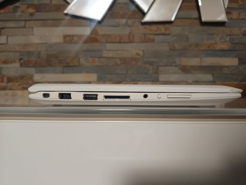 Portátil  Lenovo YOGA com ecrã tátil