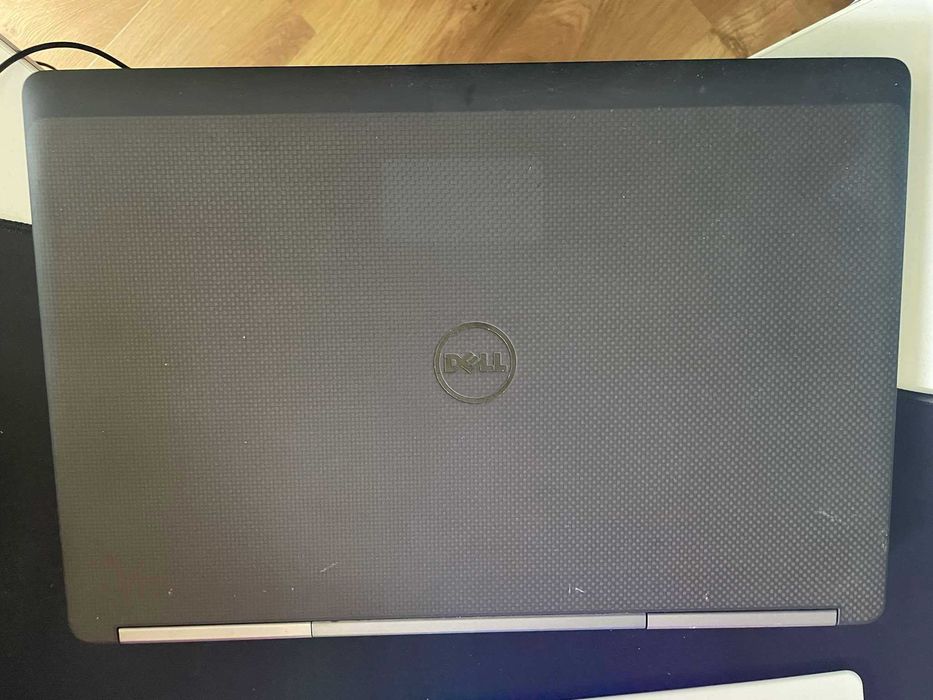 Laptop DELL Precision 7720 i7-6920HQ |64GB RAM | 1TB SSD Quadro P5000|