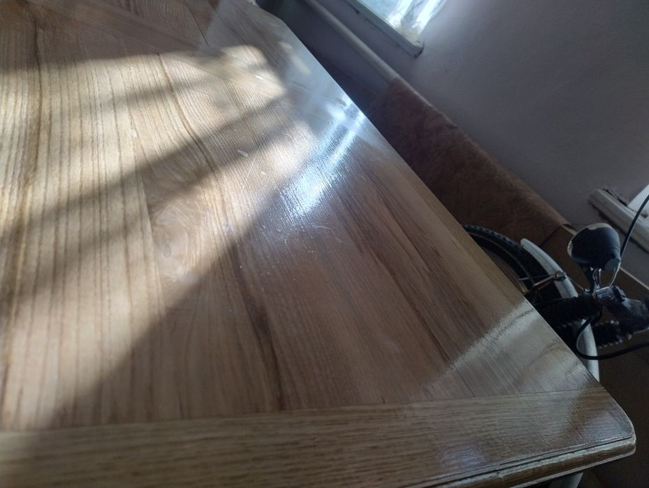 Стіл з натурального дерева ручної роботи