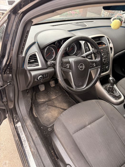 Opel astra j 1.3