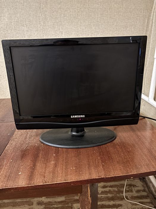 Продам монитор Samsung LE19C350D1W