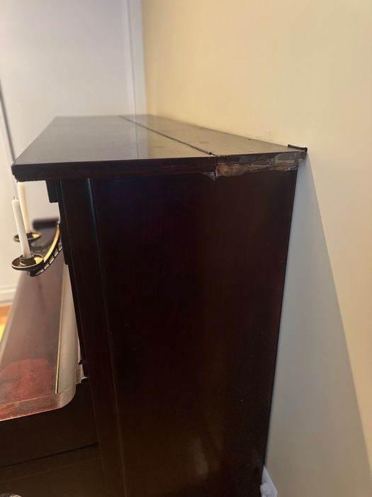 Piano de Madeira Antigo