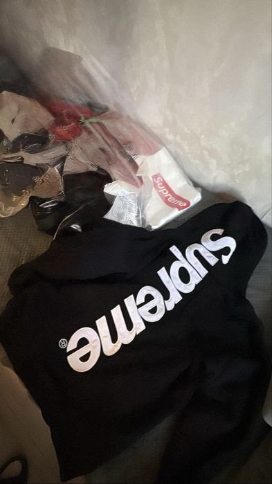Supreme hoodie back logo